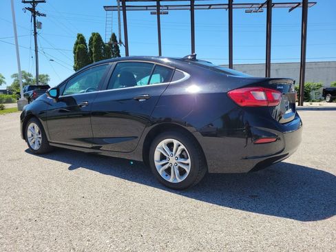 Used 2019 Chevrolet Cruze LT w/ LT Fleet Convenience Package FWD image 3