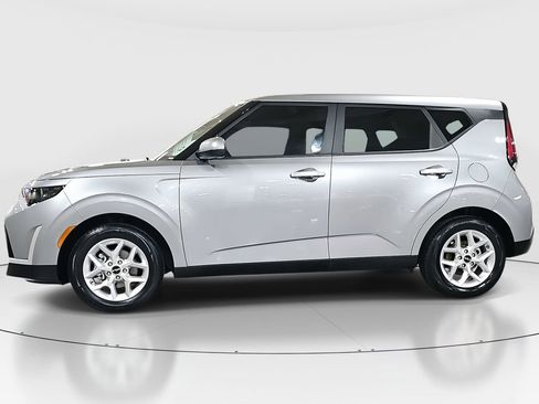 Used 2024 Kia Soul LX w/ Option Group 015 image 8