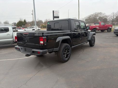 Used 2022 Jeep Gladiator Sport image 7