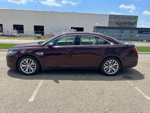 Used 2018 Ford Taurus Limited FWD image 3