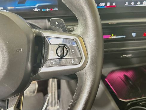 Used 2025 BMW 530i w/ M Sport Package RWD image 17