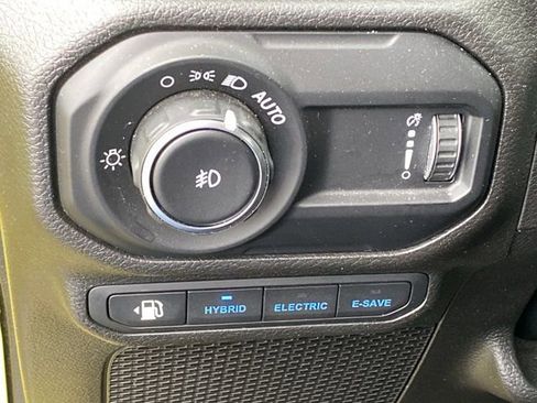 Used 2023 Jeep Wrangler Unlimited w/ Cold Weather Group AWD/4WD image 19