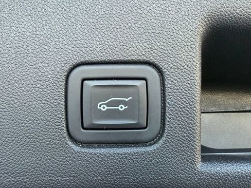 Certified 2024 Chevrolet Equinox RS FWD image 11