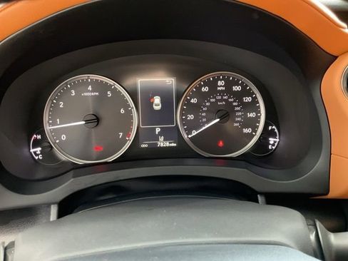 Used 2025 Lexus IS 350 F Sport RWD image 10