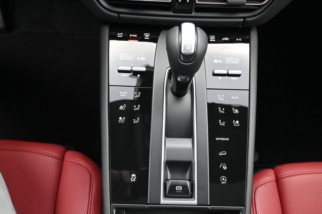 New 2026 Porsche Macan AWD/4WD image 19