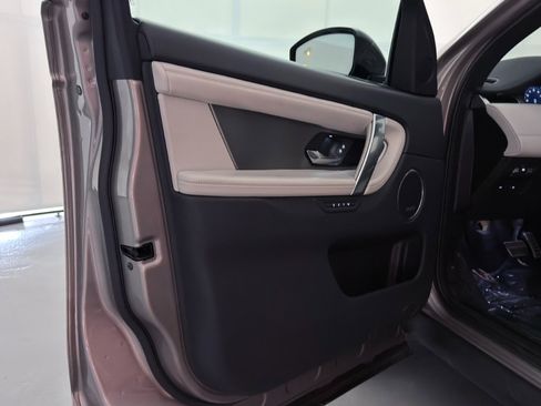 Used 2022 Land Rover Discovery Sport SE R-Dynamic image 16