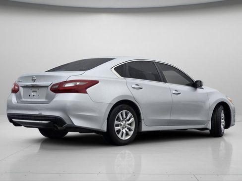 Used 2018 Nissan Altima 2.5 S w/ S Convenience Package image 21