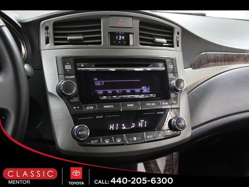 Used 2012 Toyota Avalon XLS image 9