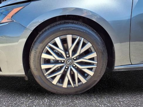 Used 2025 Nissan Altima 2.5 SV image 6