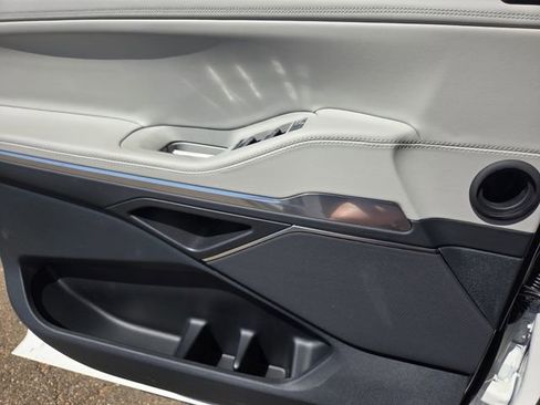 New 2026 Lincoln Navigator Premiere AWD/4WD image 13