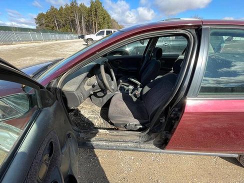 Used 2001 Saturn S-Series SL2 image 21