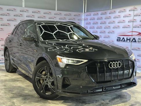 Used 2021 Audi e-tron Premium w/ Convenience Plus Package image 4
