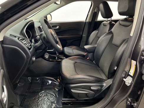 Used 2021 Jeep Compass Latitude image 11