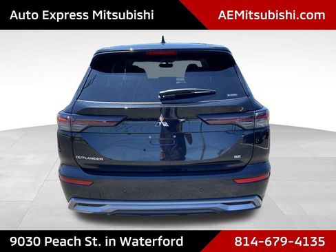 New 2025 Mitsubishi Outlander SE image 6