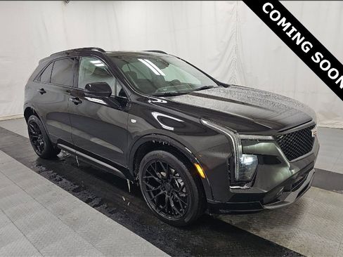 Used 2024 Cadillac XT4 Sport image 2