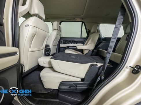 Used 2018 Ford Expedition Platinum AWD/4WD image 34