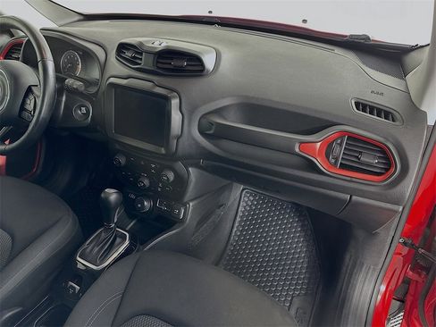 Used 2022 Jeep Renegade Latitude w/ Convenience Group image 27