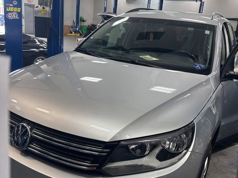 Used 2017 Volkswagen Tiguan S FWD image 1