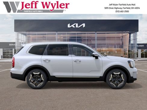 New 2025 Kia Telluride S image 8