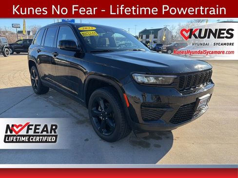 Used 2023 Jeep Grand Cherokee Altitude AWD/4WD image 1