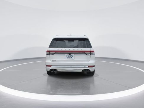 Used 2023 Lincoln Aviator Black Label w/ Class IV Trailer Tow Package AWD/4WD image 7
