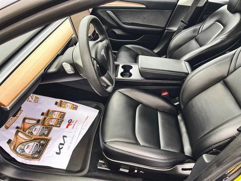 Used 2023 Tesla Model 3 Standard Range image 12