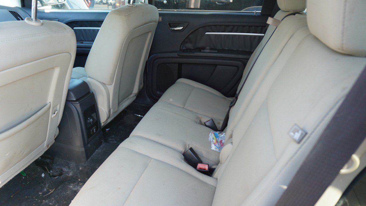 Used 2010 Dodge Journey SXT w/ Flexible Seating Group FWD image 11