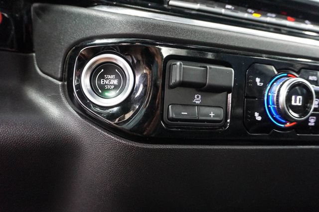 Used 2025 GMC Sierra 1500 SLT AWD/4WD image 19