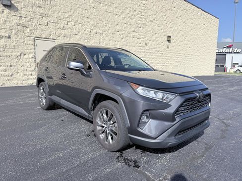 Used 2019 Toyota RAV4 XLE Premium w/ Advanced Technology Package FWD image 7