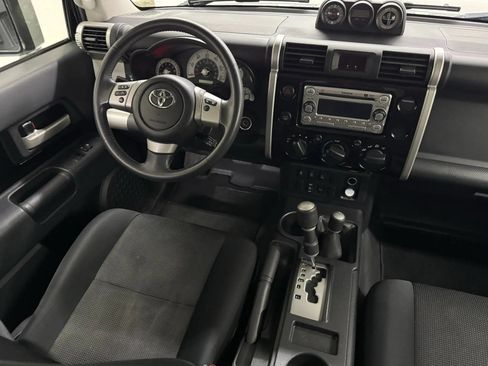 Used 2014 Toyota FJ Cruiser 4WD w/ Upgrade Package image 10