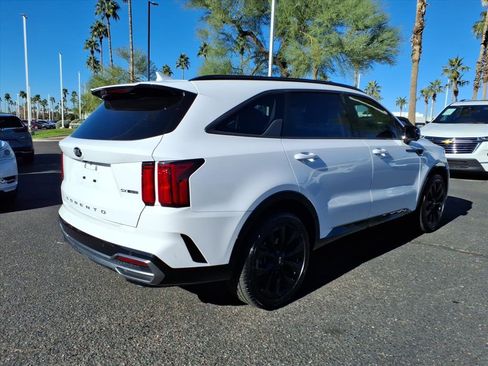 Used 2021 Kia Sorento SX image 5