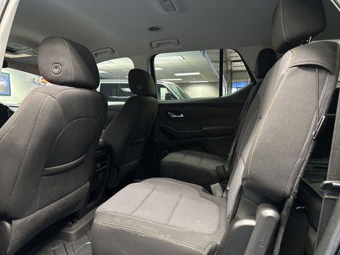 Used 2020 Chevrolet Traverse LT image 20