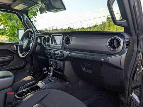 Used 2023 Jeep Wrangler Unlimited w/ Safety Group AWD/4WD image 33