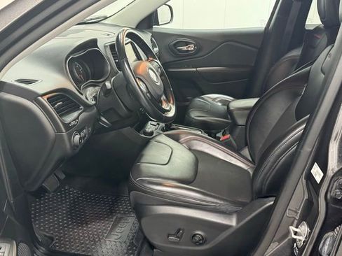 Used 2021 Jeep Cherokee Trailhawk w/ Technology Group image 8