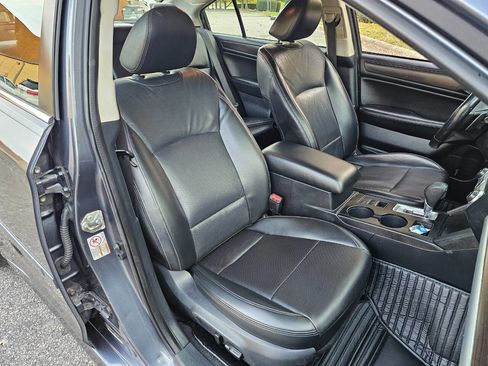 Used 2017 Subaru Legacy 3.6R Limited image 35