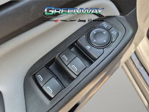 Used 2023 Chevrolet Equinox LS w/ LS Convenience Package FWD image 13