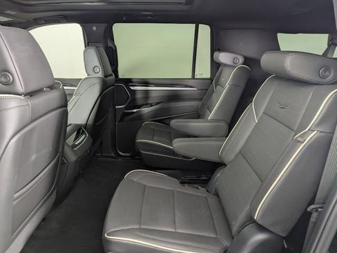 Used 2025 Cadillac Escalade ESV Sport w/ Touring Package image 16