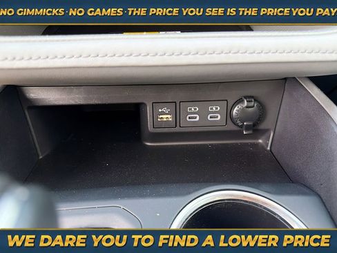 Used 2025 Toyota Highlander XLE AWD/4WD image 30