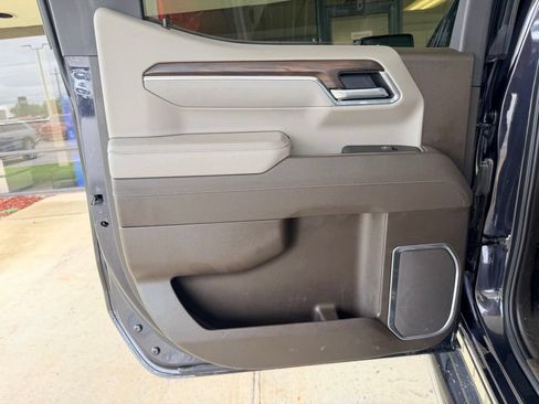 Used 2025 GMC Sierra 1500 SLT RWD image 28