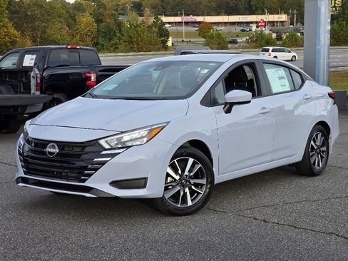 New 2025 Nissan Versa SV w/ Trunk Package FWD image 2