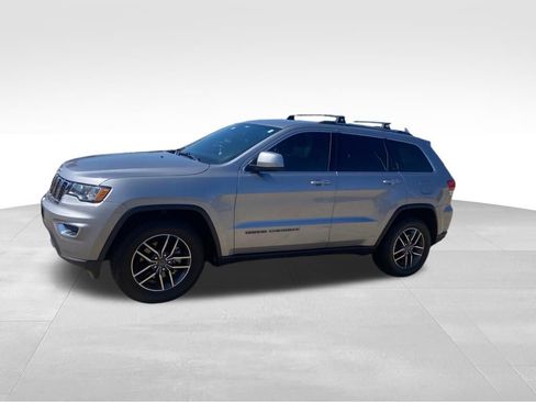 Used 2019 Jeep Grand Cherokee Laredo w/ Security & Convenience Group image 20
