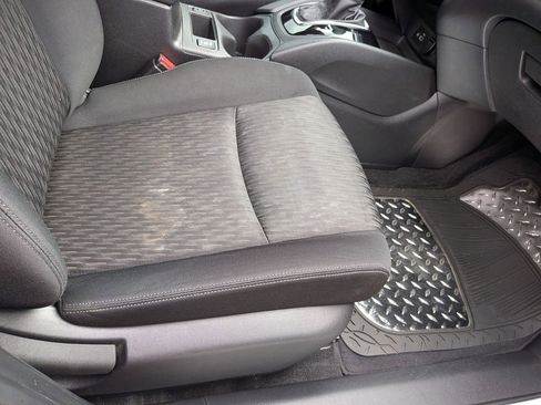 Used 2019 Nissan Rogue SV FWD image 25