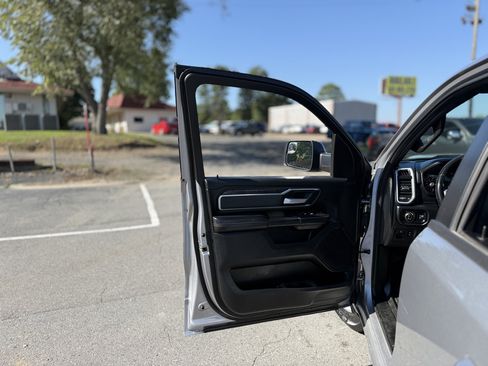 Used 2021 RAM 1500 Big Horn AWD/4WD image 25