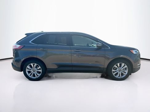Used 2020 Ford Edge Titanium w/ Equipment Group 301A AWD/4WD image 10