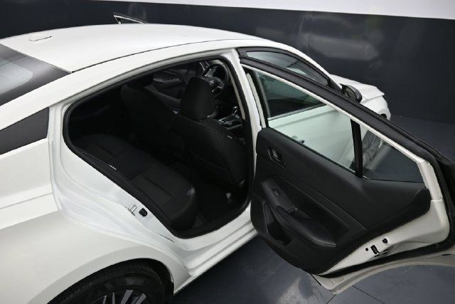 Used 2025 Nissan Altima 2.5 SV FWD image 28