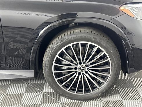 Used 2025 Mercedes-Benz GLC 300 4MATIC image 13
