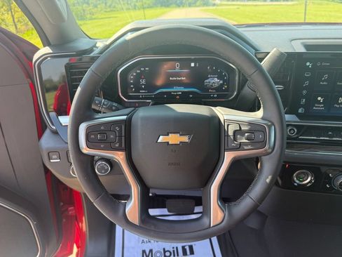 Used 2023 Chevrolet Silverado 1500 LT AWD/4WD image 31