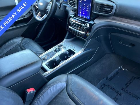 Used 2022 Ford Explorer Platinum w/ Equipment Group 601A image 17