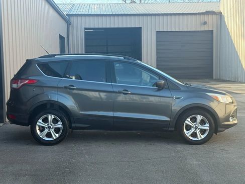 Used 2015 Ford Escape SE w/ Equipment Group 201A image 8