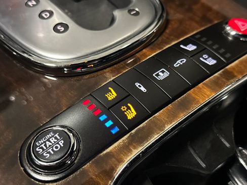Used 2014 Bentley Flying Spur W12 AWD/4WD image 46